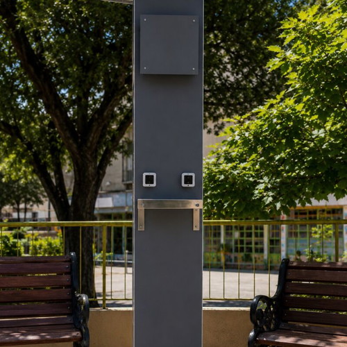 Solar Charging Station for Mobile Phones new, outdoor use