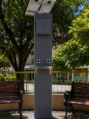 Solar Charging Station for Mobile Phones new, outdoor use