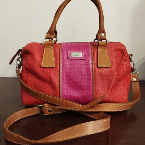 Hunter shoulder bag like new, red leather with pink stripe