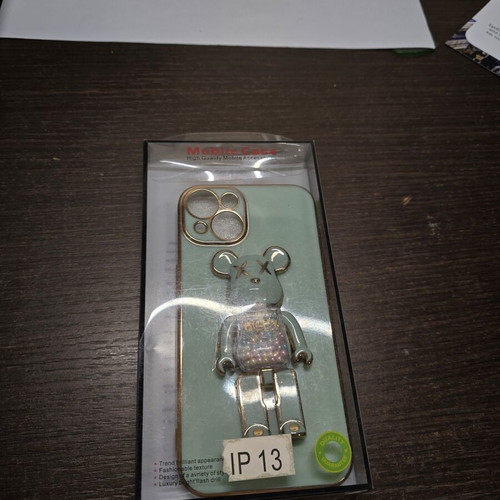 Iphone 13 case new with rotating bear and moving beads