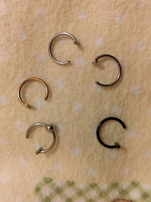Lip earrings like new