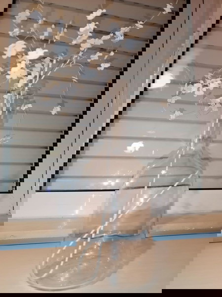 Βάζο γυάλινο με λουλούδια, ύψος 30 εκ.