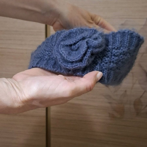 Knitted girl’s headband grey with flower, like new