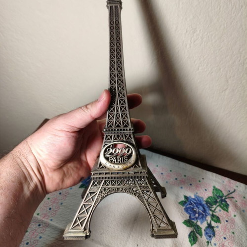 Eiffel Tower New Millenium 2000 Celebration iron 29cm like new