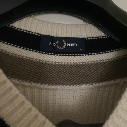 Fred Perry wool sweater like new, men's XS fitting medium, unisex long