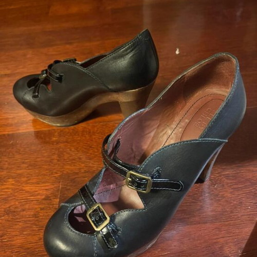 See By Chloe' black pumps size 40 used with minimal wear