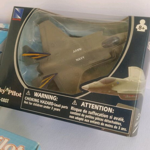 Toy airplanes 3 pieces like new, Sky Pilot Jet Liner F-35 P-38 Boeing 777