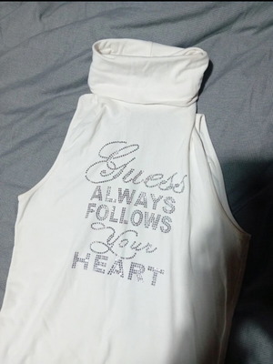 Μπλούζα Guess άσπρη γυναικεία σε άριστη κατάσταση μέγεθος M