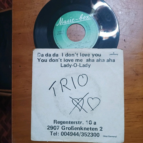 Trio 45rpm vinyl used, pop
