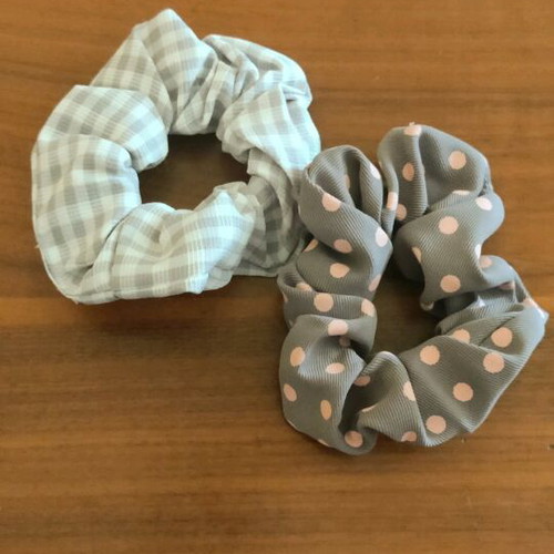 Set of 2 pop scrunchies new with quality elastic and fabric