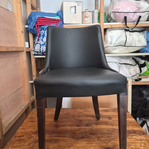 Mexil leather chairs set of 4 like new, black with wooden legs