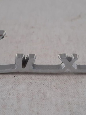 Luxe metal car emblem used