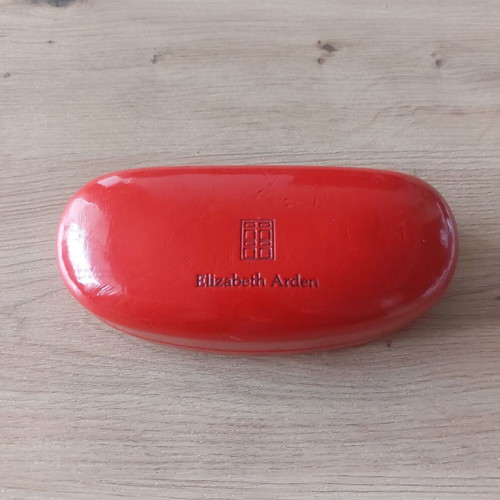 Elizabeth Arden glasses case