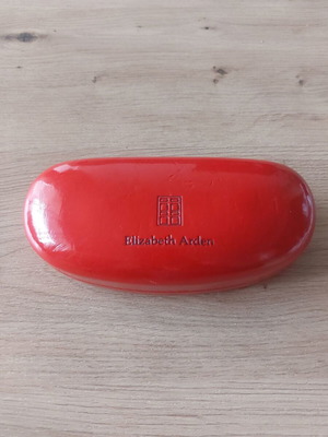Θήκη γυαλιών Elizabeth Arden μεταχειρισμένη, κόκκινη