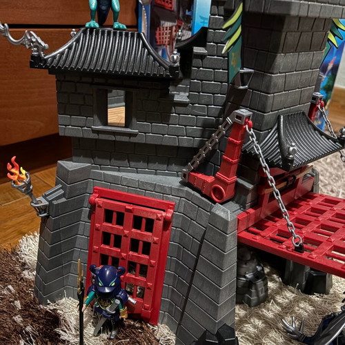 Playmobil Dragons 5480 like new, rare with box