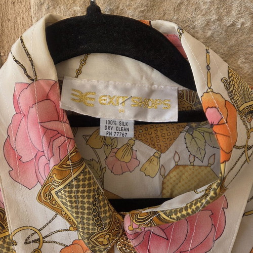 Vintage Exit Shops 100% Silk Blouse like new, colorful baroque print