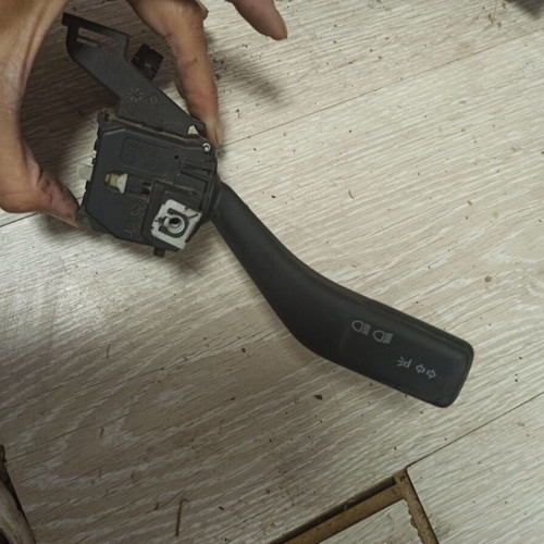 Volkswagen Touran I and VW Golf 5 Turn Signal Lever used 1K0953513