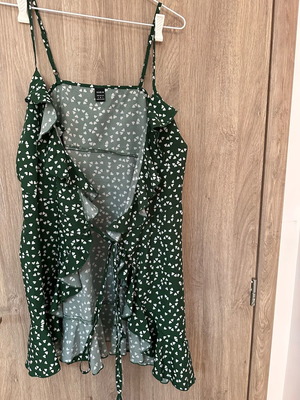 Shein green dress like new, tied, size small