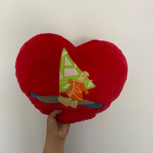 Pack of 4 used pillows and stuffed toys