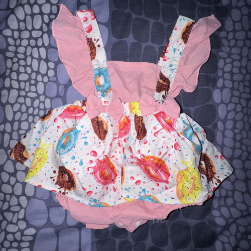 Baby bodysuit 6-9 months new, soft and comfortable