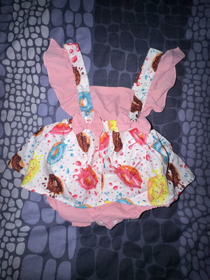 Baby bodysuit 6-9 months new, soft and comfortable