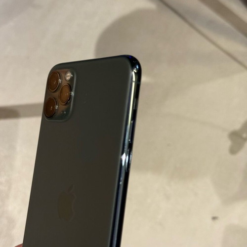 iPhone 11 Pro Max 256GB Mint Green used with Spigen case