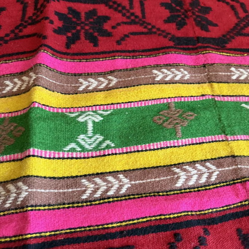 Handmade woven rug like new 1.75x2.55