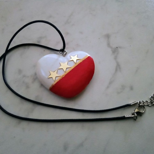 Handmade heart necklace new, painted with acrylics