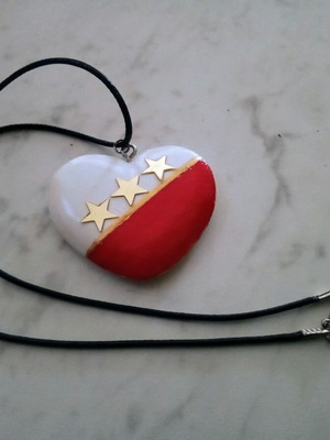 Handmade heart necklace new, painted with acrylics