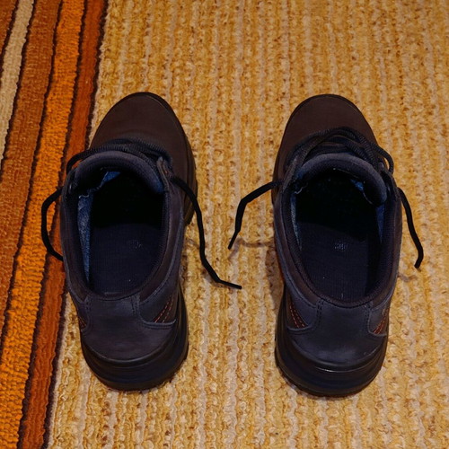 Joya sports shoes black, like new, size 38