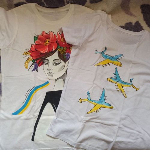 Χειροποίητα T-shirts με ακρυλικά σετ 2 τεμαχίων καινούργια, μεγέθη S & M, άσπρα