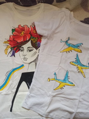 Χειροποίητα T-shirts με ακρυλικά σετ 2 τεμαχίων καινούργια, μεγέθη S & M, άσπρα