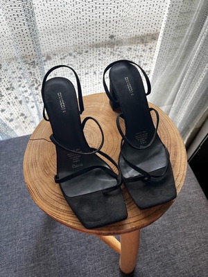 H&M πέδιλα με χοντρό τακούνι σαν καινούργια, μαύρα, νούμερο 41