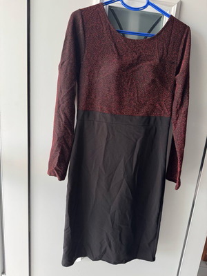 Evening dress long-sleeve new, black and red, size L