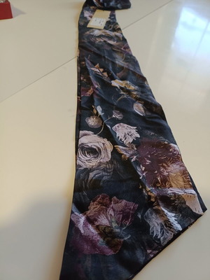 Fuzzi women's silk scarf tie, floral bordeaux