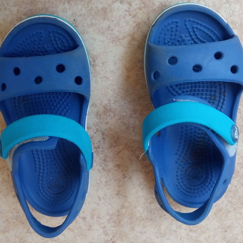 CROCS size 7***WAREHOUSE CLEARANCE**"WHOEVER. GETS IT FIRST!