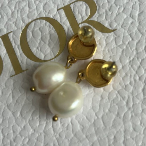 Pearl Drop Stud Earrings new, gold and white
