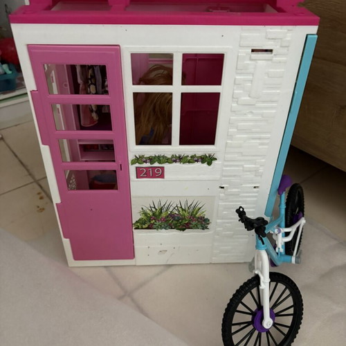 Barbie foldable dollhouse suitcase and Barbie bicycle set, Mattel