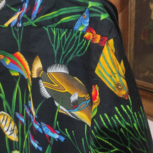 Scorpio shirt collectible like new, colorful, size M