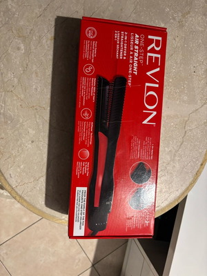 Revlon One Step AirStraight Hair Straightener new