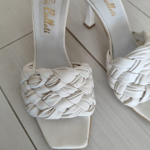 Si Bolleti white sandals like new, size 38 (fits 37)