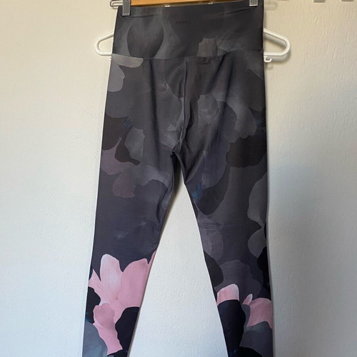 Oysho sports leggings colorful, like new, size XS with inner pocket