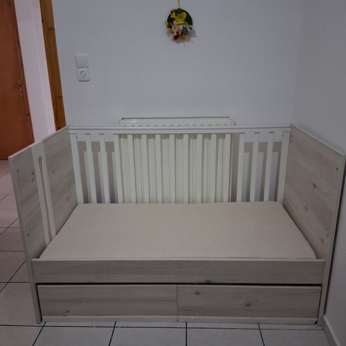 Casababy Nova Convertible Baby Cot with Drawers and Mattress like new