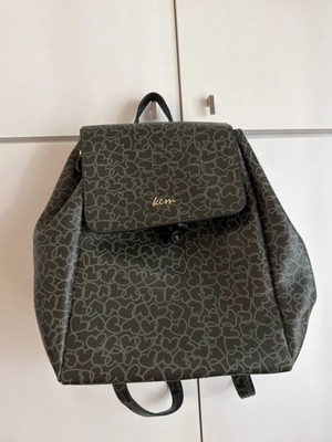 Kem backpack like new, green, spacious design