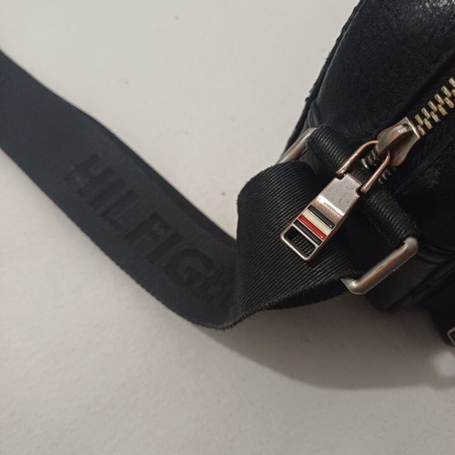 Tommy Hilfiger shoulder bag used, black, authentic