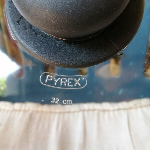 Pyrex glass lid 32cm used, no cracks or damage