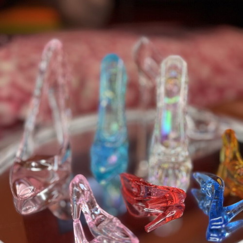 Decorative Glass High-Heel Shoes like new, Mini Crystal Style Collection