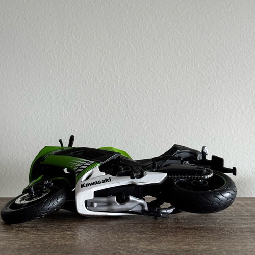 Maisto Kawasaki Ninja ZX-10R motorcycle miniature used