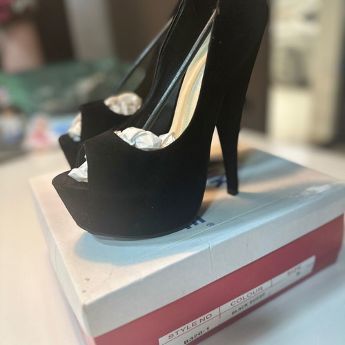 Follow Me Black Peep Toe Heels Size 38 New