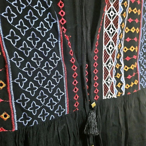 Sarah Chole black tunic like new with embroidered details